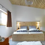 Reitstall Und Saloon San Jon 2* Scuol