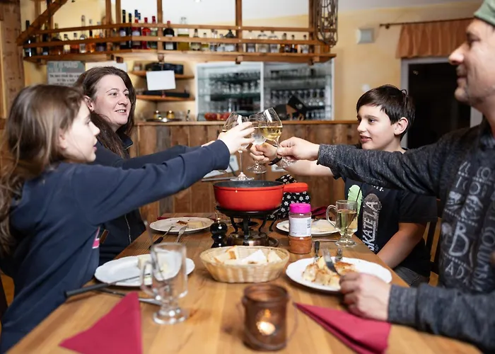 Hotel Reitstall Und Saloon San Jon Scuol