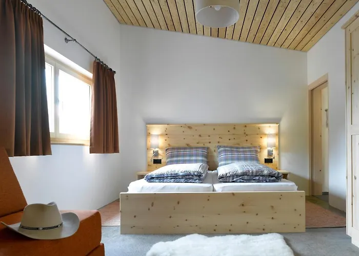 Reitstall Und Saloon San Jon 2* Scuol