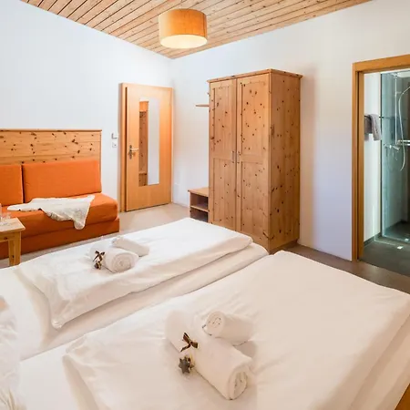 Reitstall Und Saloon San Jon Scuol